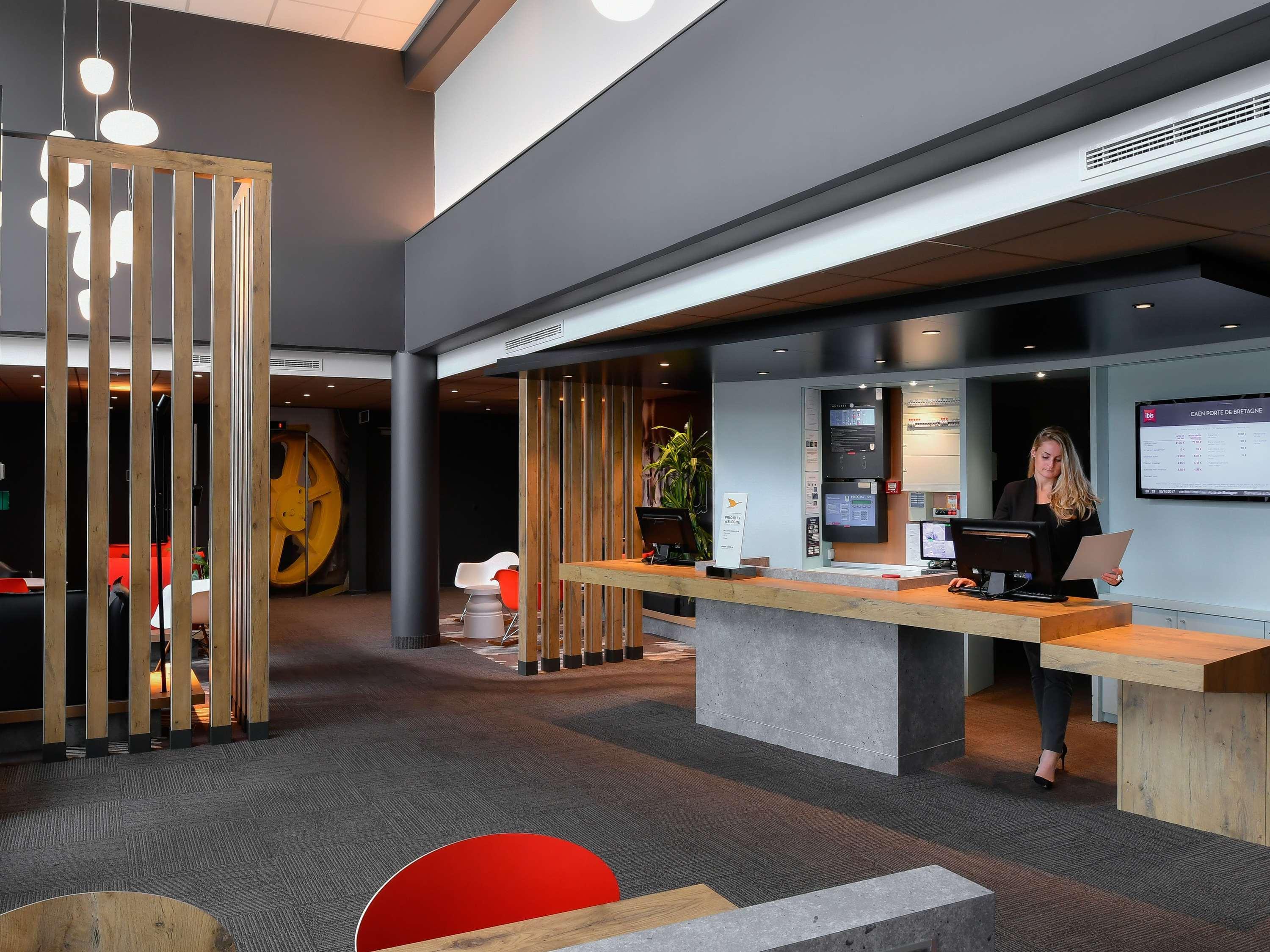 Ibis Budget Caen Porte De Bretagne Bretteville-sur-Odon Екстер'єр фото