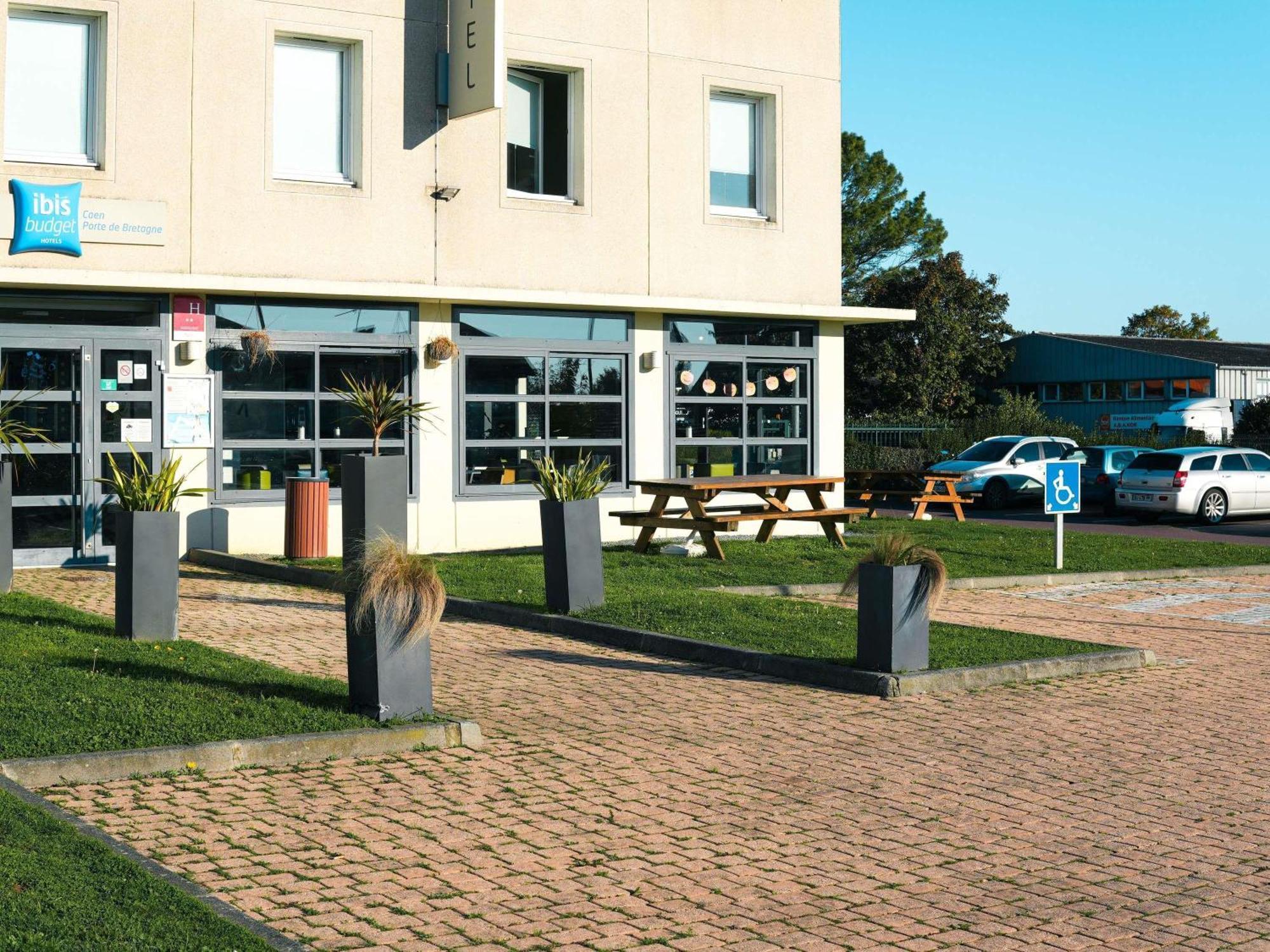 Ibis Budget Caen Porte De Bretagne Bretteville-sur-Odon Екстер'єр фото