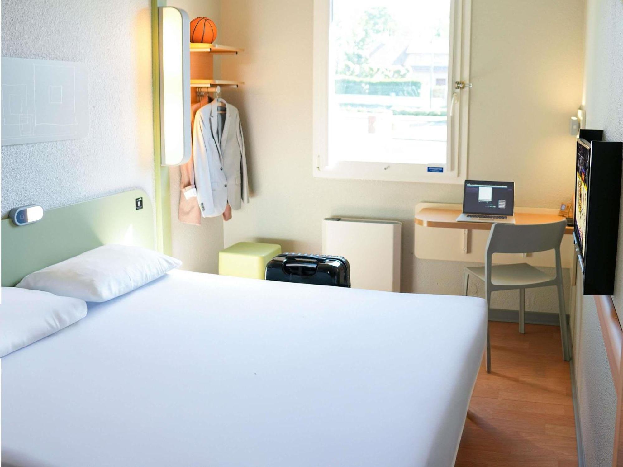 Ibis Budget Caen Porte De Bretagne Bretteville-sur-Odon Екстер'єр фото