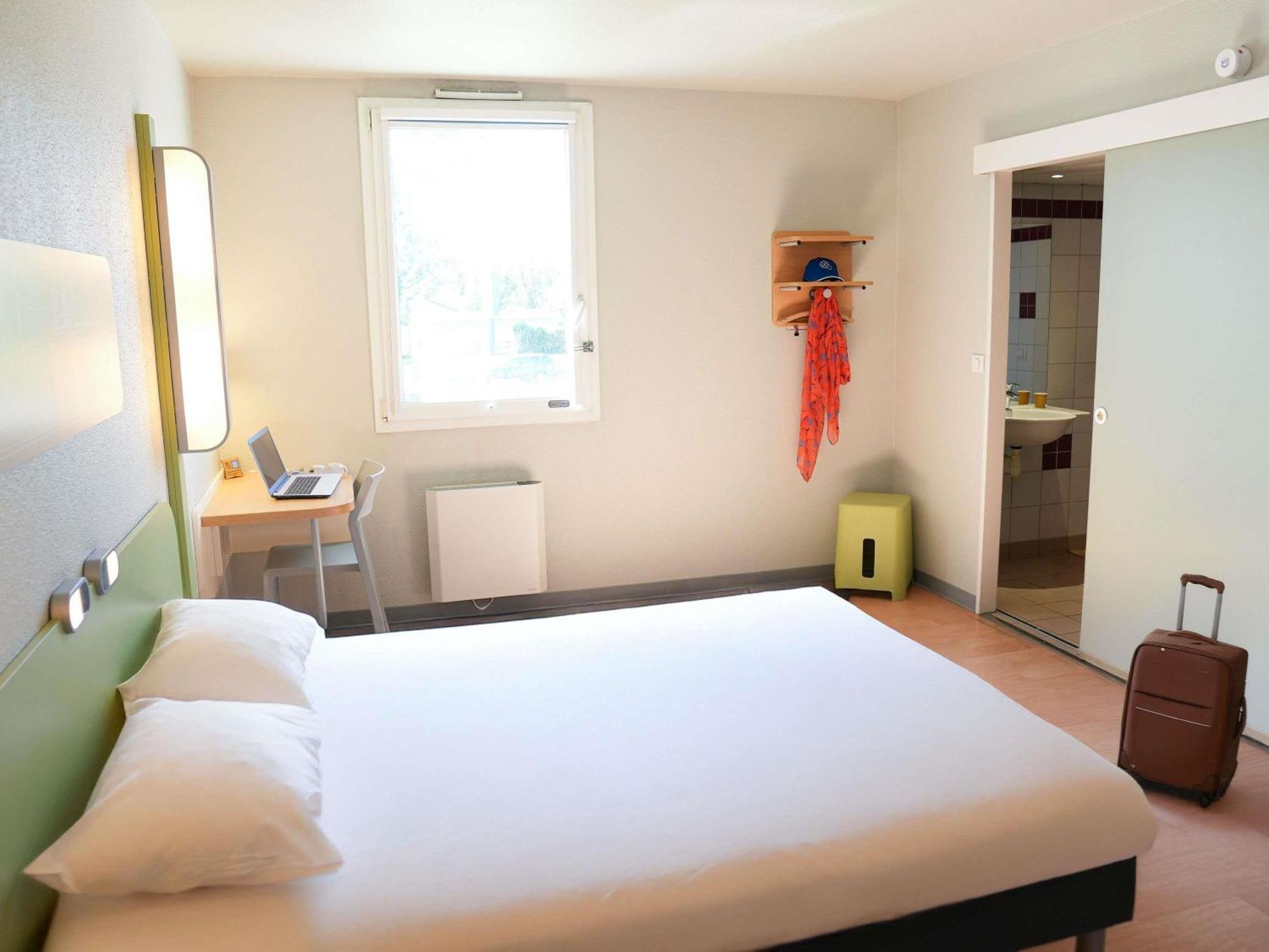 Ibis Budget Caen Porte De Bretagne Bretteville-sur-Odon Екстер'єр фото