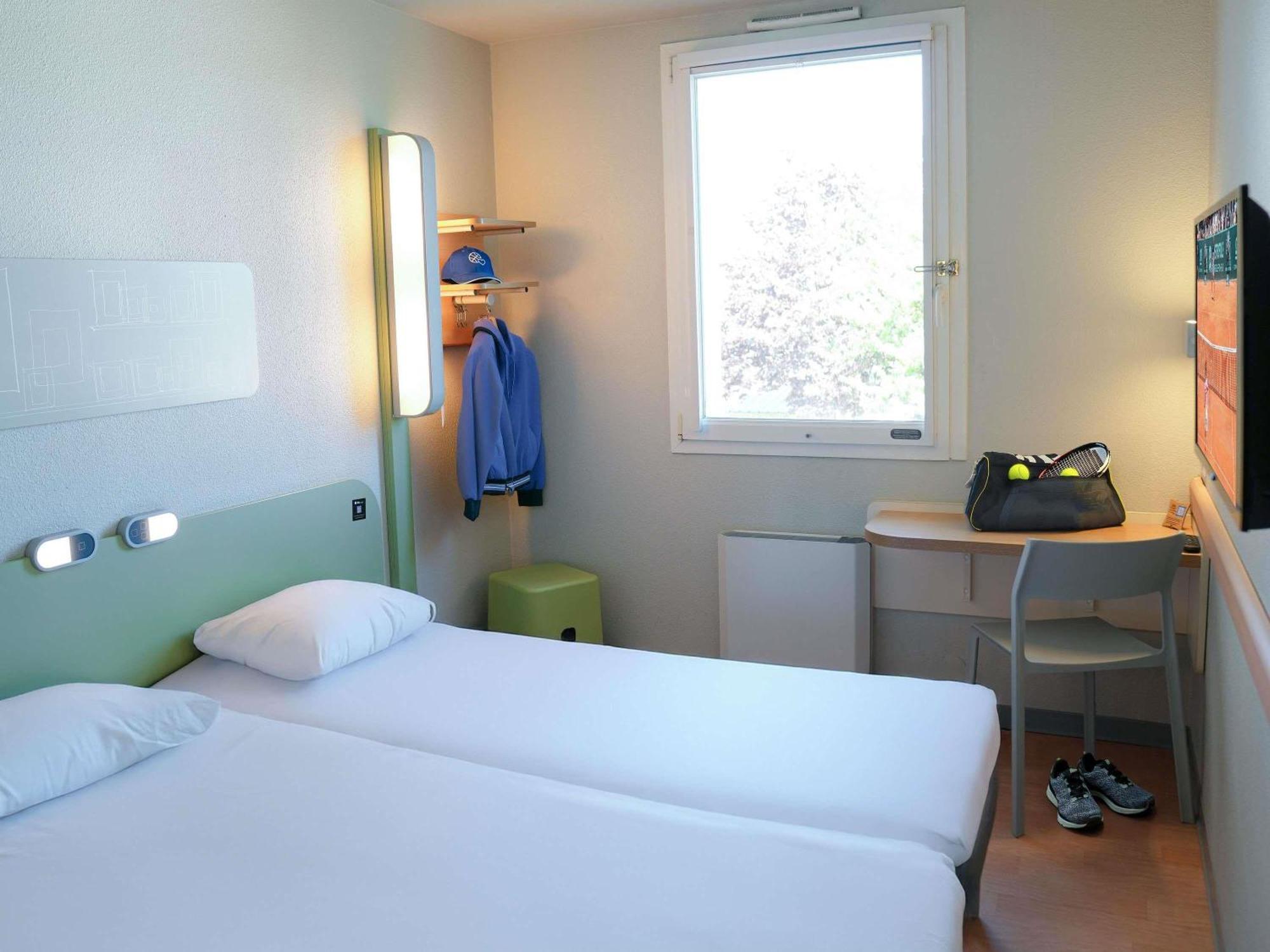 Ibis Budget Caen Porte De Bretagne Bretteville-sur-Odon Екстер'єр фото